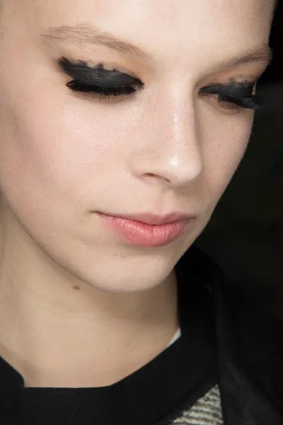 Look 3